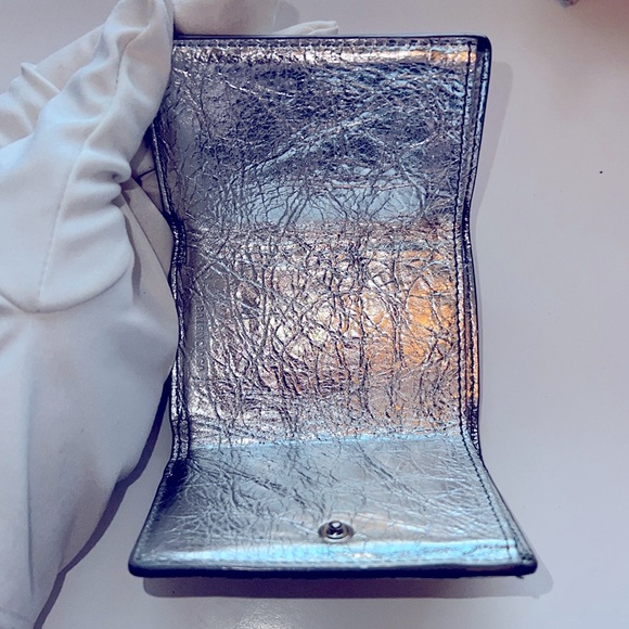 RARE BALENCIAGA METALLIC PAPIER ARENA LAMBSKIN MINI TRIFOLD WALLET - Picture 7 of 10